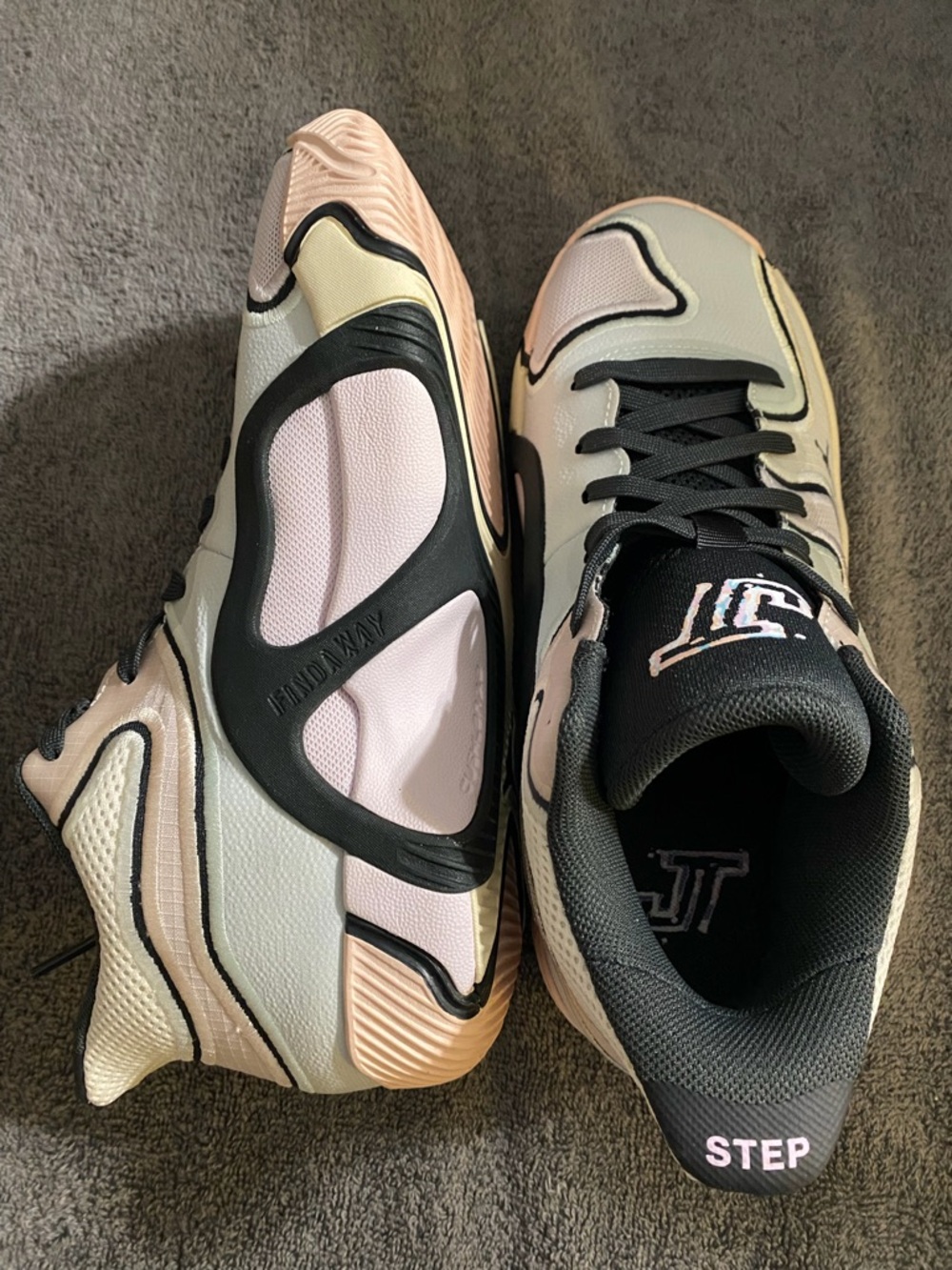 Kids Jordan Tatum 3 - size 5 men/youth